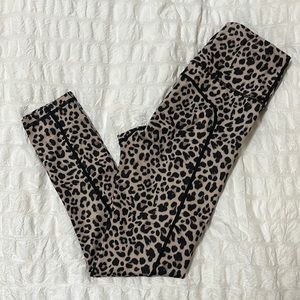 Ouges Leopard 7/8 Leggings - Size Small